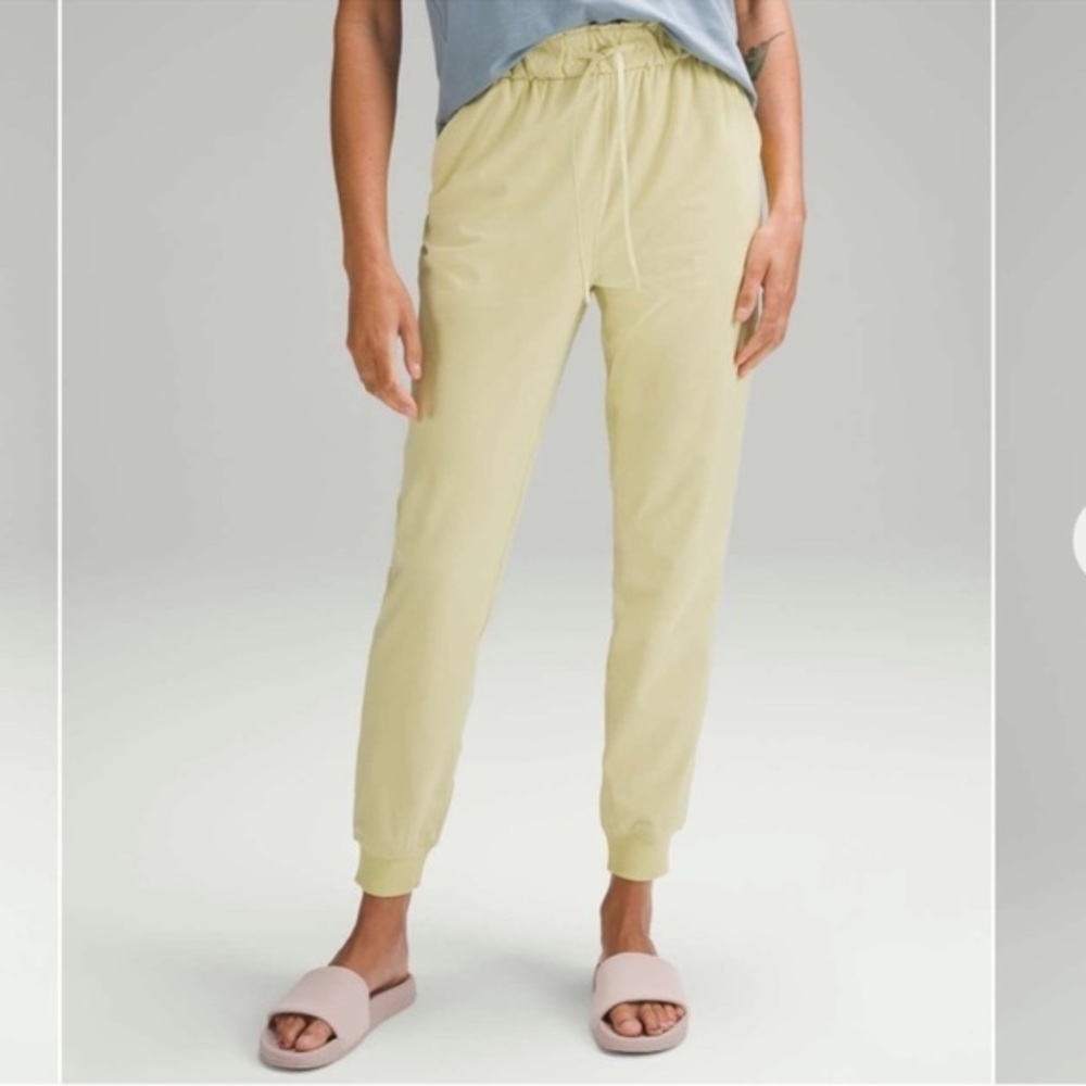 Lululemon Stretch High Rise Jogger Finch Yellow Size 12